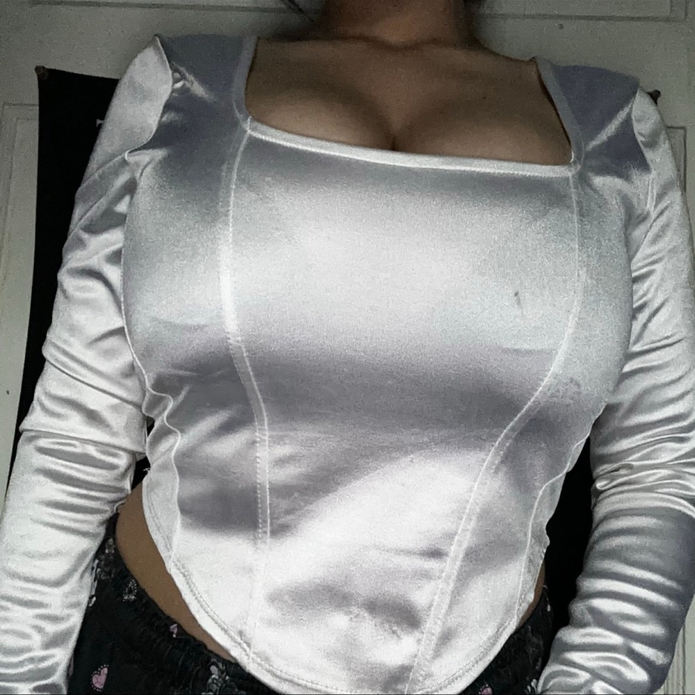 GUESS white top